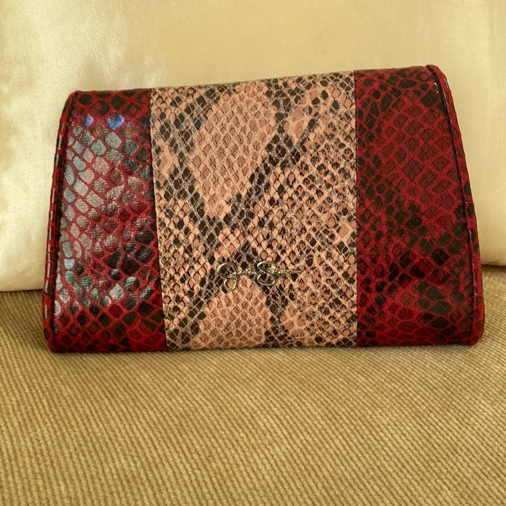Jessica Simpson clutch